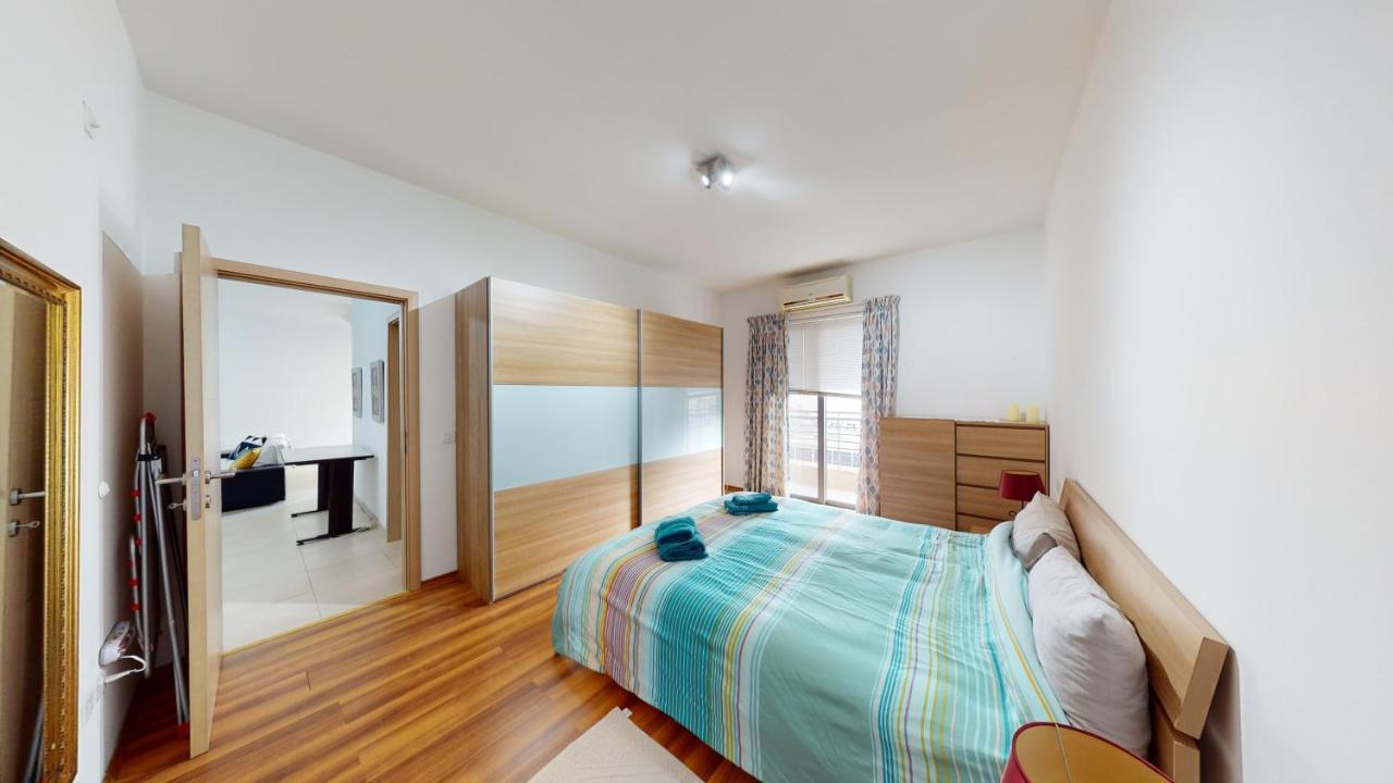 4Th Floor Apartment In Tigne Sliema Luaran gambar