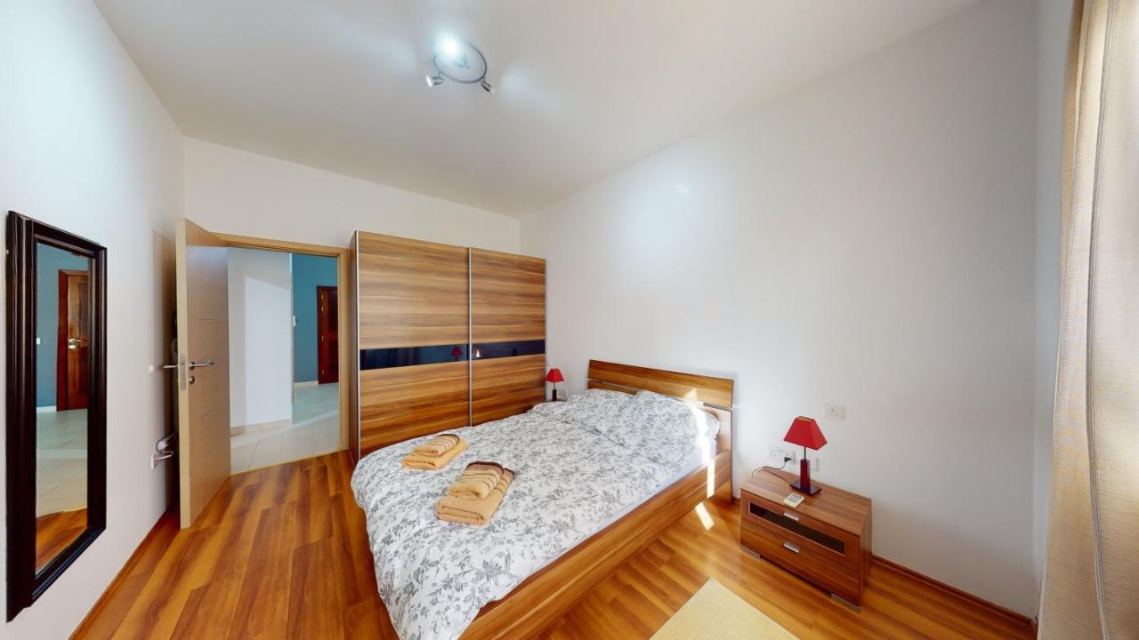 4Th Floor Apartment In Tigne Sliema Luaran gambar