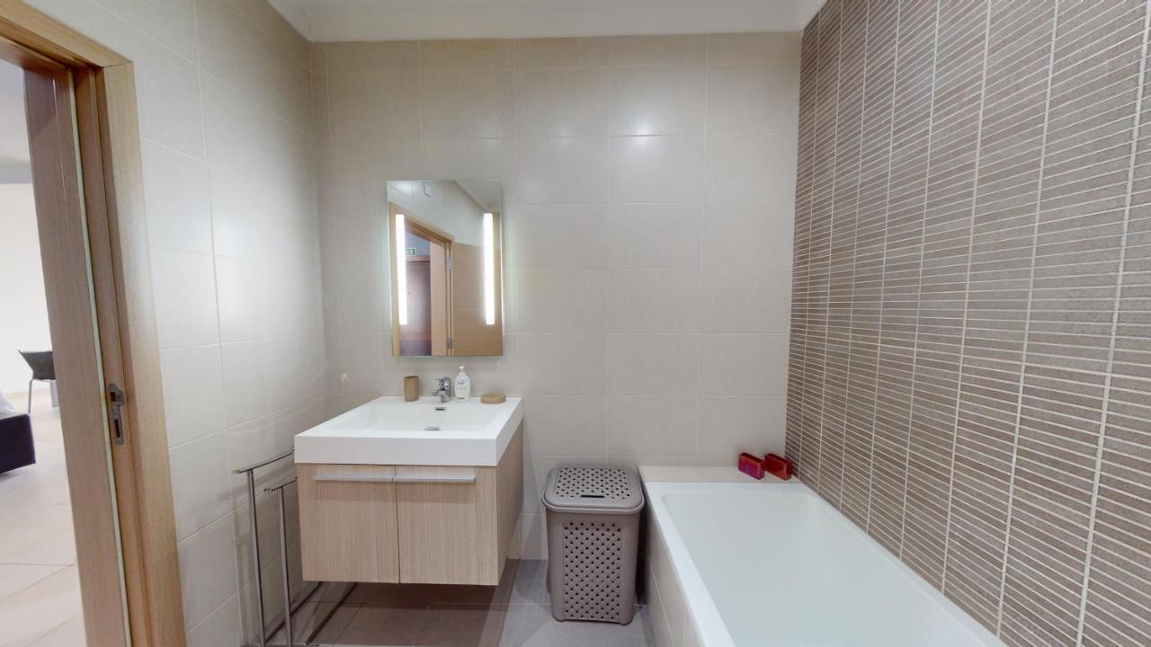 4Th Floor Apartment In Tigne Sliema Luaran gambar