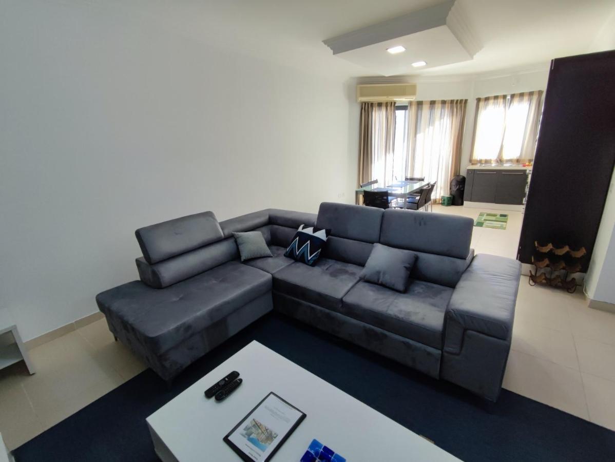 4Th Floor Apartment In Tigne Sliema Luaran gambar